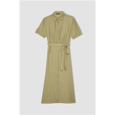 Льняное платье-миди с рубашечным воротником и поясом с короткими рукавами
