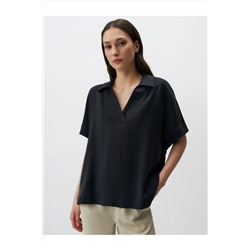 Черная базовая блузка свободного кроя с короткими рукавами и V-образным вырезом