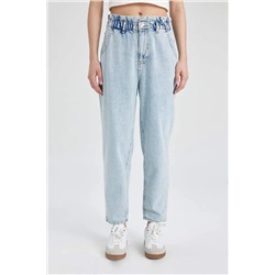 Свободные джинсовые брюки длиной до щиколотки с высокой талией и бумажным пакетом