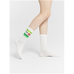 Носки женские белые с рисунком в виде надписи "Эти носки мне муж купил"