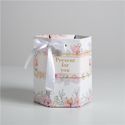 Переноска для цветов складная шестигранник «Present for you», 17 х 14,8 х 19,5 см