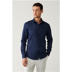 Рубашка приталенного кроя из 100% хлопкового атласа темно-синего цвета с классическим воротником
