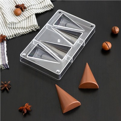 Форма для конфет и шоколада «Большой конус», 4 ячейки, 20×12×2,5 см, ячейка 8×5×2,2 см