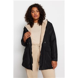Черное плюшевое пальто с капюшоном, кнопками и карманами TBBAW23KB00000