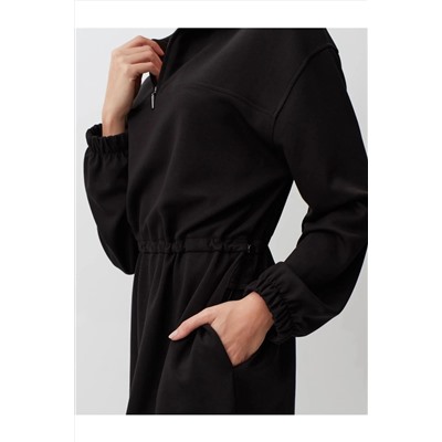 Черное мини-платье с воротником и длинными рукавами