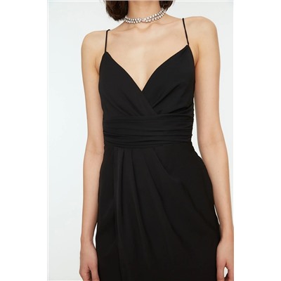 Черное элегантное вечернее платье в рубчик TPRSS19BB0420