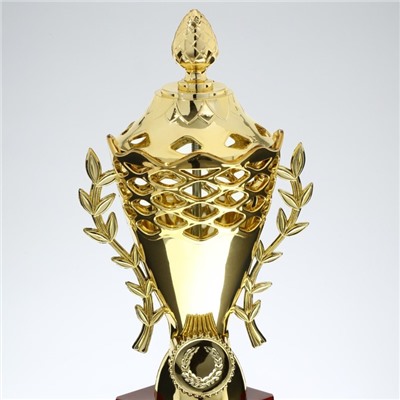Кубок 184B, наградная фигура, золото, подставка пластик, 24,5 × 10,7 × 7,7 см.