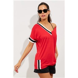 Женская красная контрастная футболка ST396