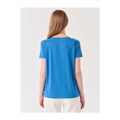 Электрически-синяя трикотажная базовая футболка с V-образным вырезом и короткими рукавами прямого кроя