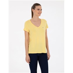 Желтая базовая футболка комфортного кроя
