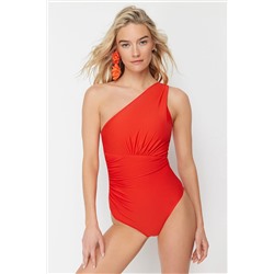 Красный купальник с драпировкой на одно плечо TBESS21MA0143