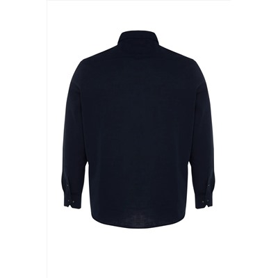 Плюс размер Темно-синяя рубашка обычного кроя с удобным воротником на пуговицах TMNSS23GO00094