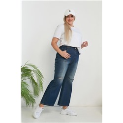 Стильные женские джинсы-клёш