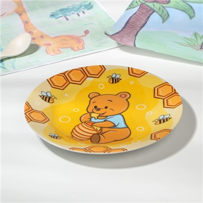 Набор детской посуды из керамики Доляна «Медвежонок и мёд», 3 предмета: кружка 230 мл, миска 400 мл, тарелка d=18 см, цвет белый