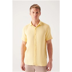 Мужская желтая рубашка с короткими рукавами и морщинами A21y2077