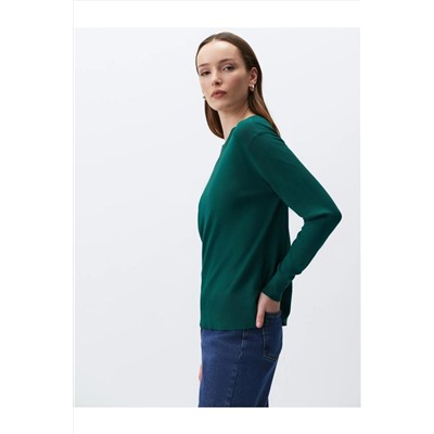 Зеленый базовый трикотажный свитер с длинными рукавами