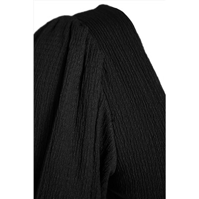 Черное трикотажное платье миди с квадратным вырезом и объемными рукавами трапециевидной формы с разрезом TWOSS23EL01533