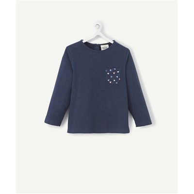 LE T-SHIRT BLEU MARINE AVEC MOTIFS COEURS SUR LA POCHE