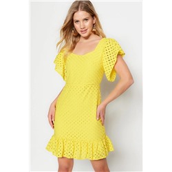 Желтая юбка с рюшами и тканой вышивкой на спине Мини-платье TWOSS22EL00788