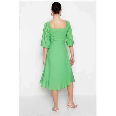 Зеленое платье миди на пуговицах с поясом TWOSS19IE0009