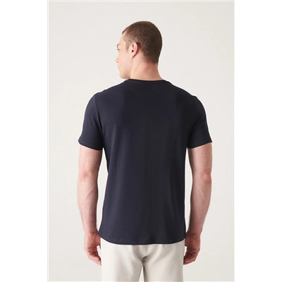 Мужская темно-синяя футболка стандартного кроя из 100% хлопка с v-образным вырезом E001001