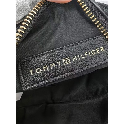 Какие красотки 😍 Компактные и вместительные сумочки Tommy Hilfige*r  Идеально для ежедневного использования 👌