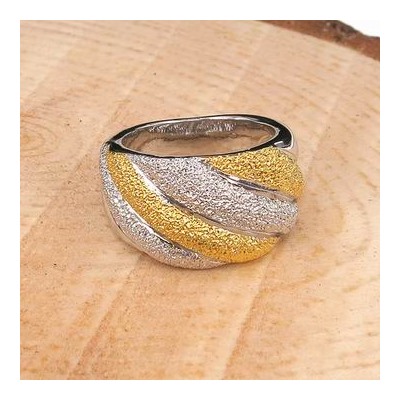 UC013-17 Кольцо, цвет серебряно-золотой, размер 17