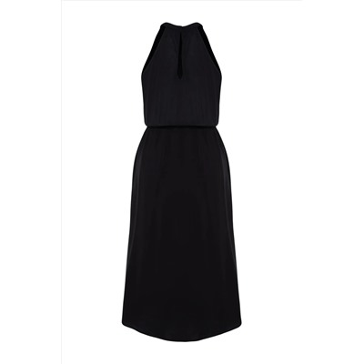 Черное тканое платье с бретелькой на шее и поясом TBBSS22EL1545