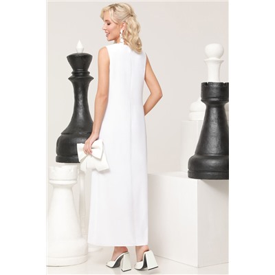 Длинное белое платье без рукавов