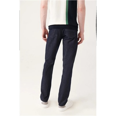 Мужские темно-синие однотонные постиранные джинсовые брюки из 100% хлопка стандартного кроя A31y3509