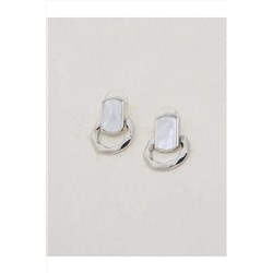 Серебряная серьга-кольцо с геометрическим рисунком 23WX810305