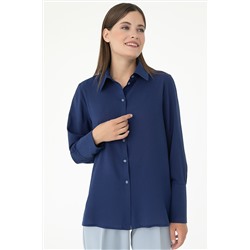Синяя блузка с длинными рукавами