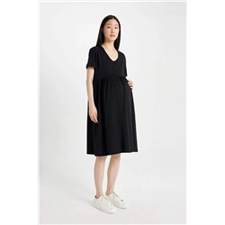 Короткое платье для беременных стандартного кроя с короткими рукавами