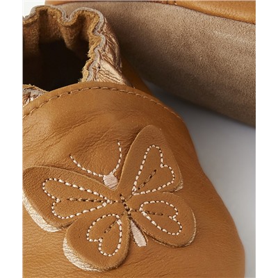 ROBEEZ
LES CHAUSSONS CAMEL ET DORÉS EN CUIR AVEC PAPILLONS