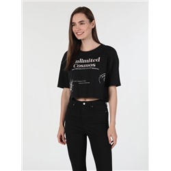 Черная женская футболка с коротким рукавом Comfort Fit с круглым вырезом и текстовым принтом