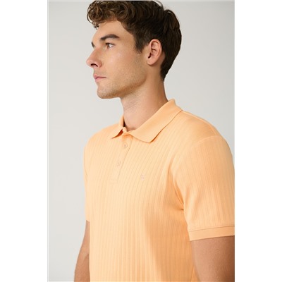 Светло-оранжевая жаккардовая футболка стандартного кроя с воротником-поло с 3 пуговицами