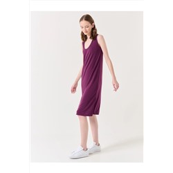Пурпурное базовое платье-миди без рукавов с U-образным вырезом