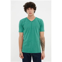 Зеленая мужская базовая футболка из 100% хлопка с v-образным вырезом и расклешенным одинарным трикотажем TMNSS20TS0035