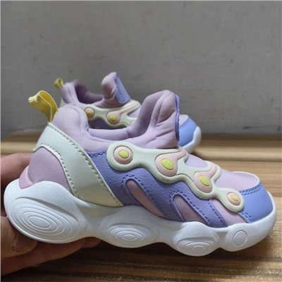Интересные детские кроссовки для малышей