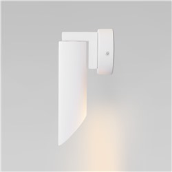 Настенный светильник с металлическим плафоном
                     Eurosvet  40037/1 белый