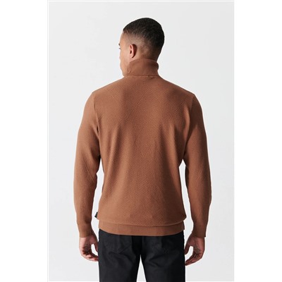 Мужской жаккардовый свитер светло-коричневого цвета с воротником A12y5043