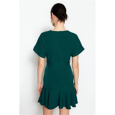 Зеленое платье с мини-тканой юбкой и рюшами с поясом TWOSS20EL0944