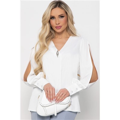 Белая блузка с разрезами на рукавах