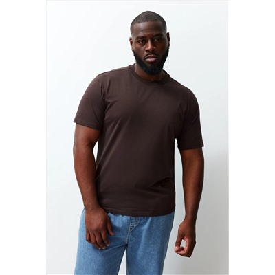 Удобная базовая футболка из 100% хлопка темно-коричневого тонкого/узкого кроя TMNSS23TS00132