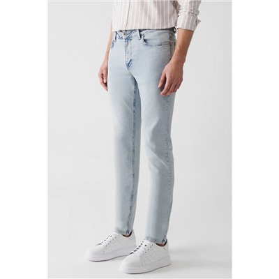 Мужские светло-голубые берлинские винтажные потертые гибкие зауженные джинсовые брюки E003512