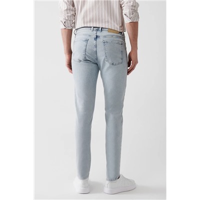 Мужские светло-голубые берлинские винтажные потертые гибкие зауженные джинсовые брюки E003512