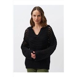 Черный ажурный свитер с воротником-поло и длинными рукавами
