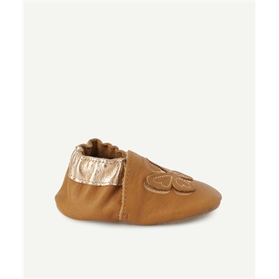 ROBEEZ
LES CHAUSSONS CAMEL ET DORÉS EN CUIR AVEC PAPILLONS