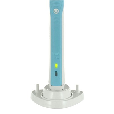 Зубная щетка ORAL-B  PRO 570 CrossAction D16