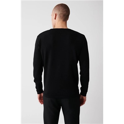 Черный вязаный свитер из искусственного шелка с круглым вырезом и принтом, стандартная посадка